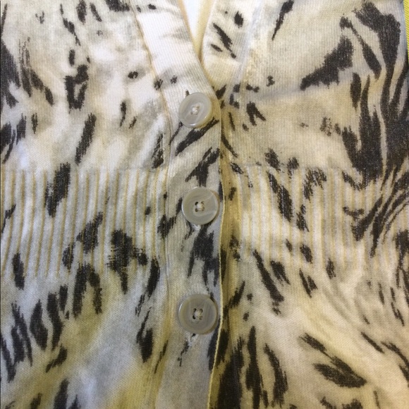 L Dress Barn leopard sweater - Picture 6 of 13